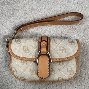 Dooney & Bourke wristlet